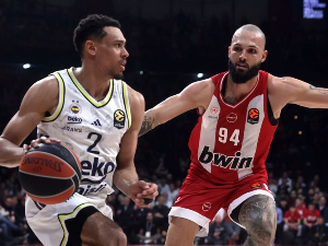 Фурније затрпао кош Фенербахчеа у Пиреју