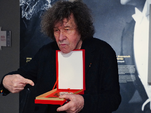 Златни печат Кинотеке уручен ирском глумцу Стивену Реју