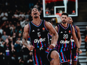 Одузета титула Монаку, Париз шампион Француске