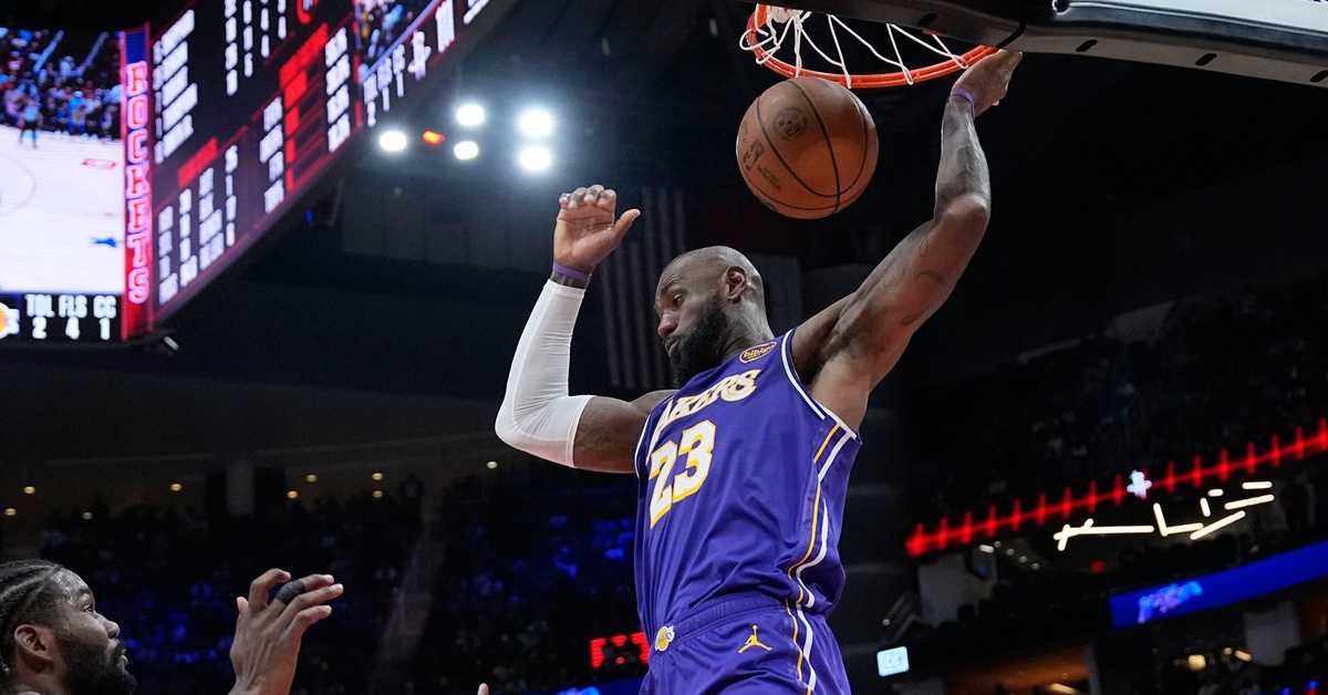 Лејкерси "мељу" - Дончић са 40 опет "преслишао" Дурента и Шенгуна