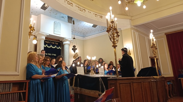 Са београдских сцена – Девети Роси фест: Хор Браћа Барух