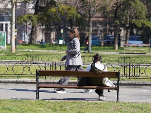 Хладно јутро са приземним мразом, температура до 15 степени