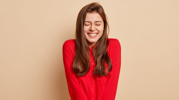 Смехом против блама – како смех над сопственим грешкама мења утисак о нама