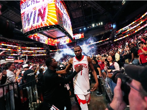 Томпсон бржи од сирене за преокрет Хјустона, Дурент престигао Џордана