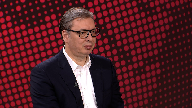 Председник Вучић за РТС: Одлагање никад није решење проблема, али добро је да Рафинерија ради