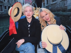 Мадона и Џулија Гарнер у гондоли: 