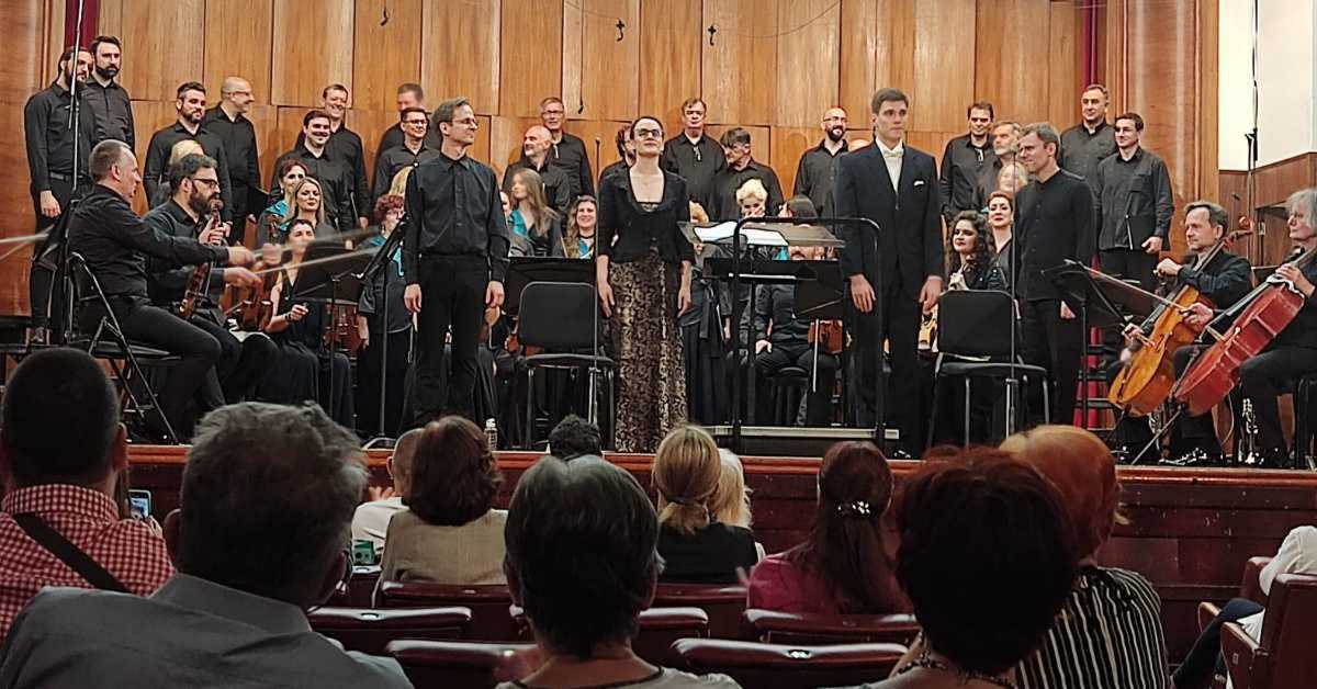 Хор и СО РТС: Диригент Томислав Фачини