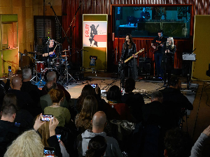 Специјална музичка емисија о групи E-PLAY уочи концерта у Новом Саду