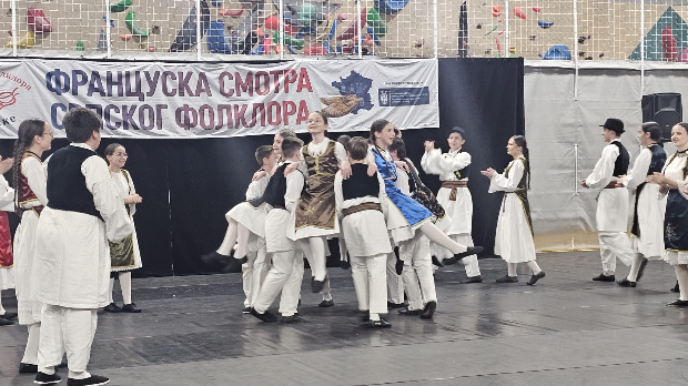 У Буржеу одржана француска Смотра српског фолклора – одани коренима и традицији