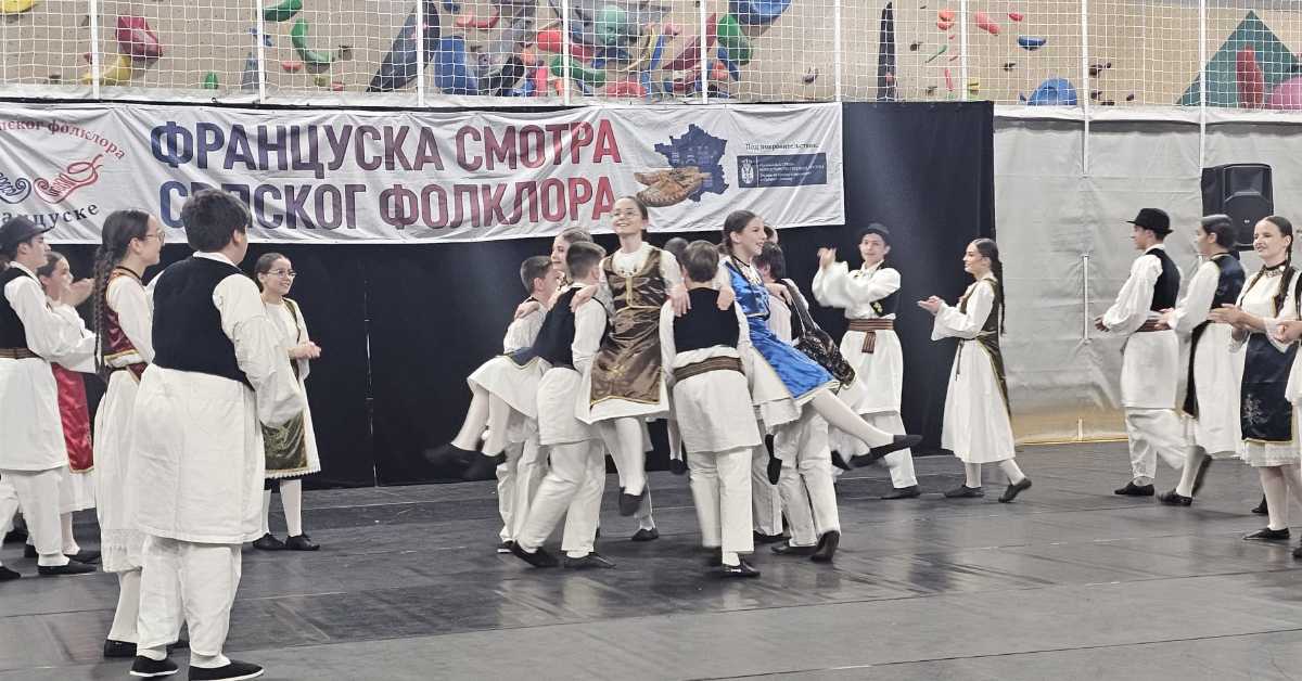 У Буржеу одржана француска Смотра српског фолклора – одани коренима и традицији