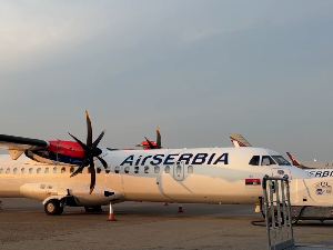 Авион са евакуисаним грађанима са Блиског истока слетео ноћас у Београд