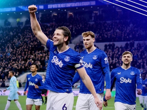 Евертон рутински до бодова против Барнлија, 