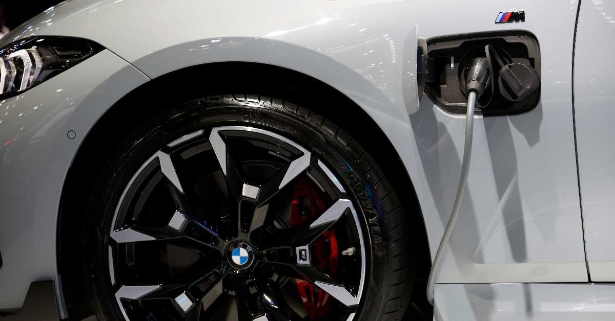 Да ли је време за куповину електричног аутомобила у Србији и шта још кочи електро-транзицију