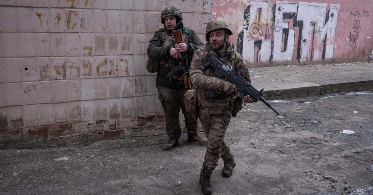 Украјински дронови напали гасни танкер у Средоземном мору; Кулеба оптужио Москву за удар на путнички воз