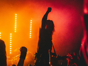 Шта је „музика за младе“ – нове генерације уз рок и хитове из прошлости