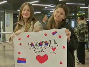 Сати неизвесности, избрисан лет и поноћни преокрет – још једна група држављана Србије евакуисана из Дубаија