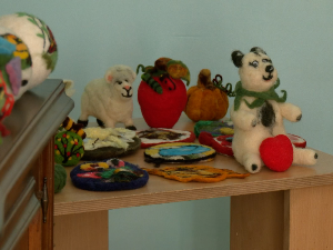 Уникатни радови од пустоване вуне Славице Николић из Лесковца