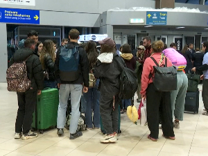 Одмори претворени у неизвесност – српски туристи на Малдивима траже начин да се врате кући, карте и до 5.000 евра 