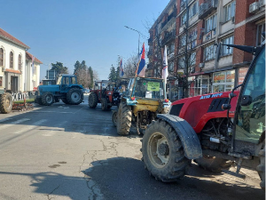 Блокада у Богатићу остаје док ухапшени пољопривредници не буду пуштени