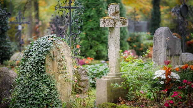 „Топаловићи“ из Илиноиса – вадили сандуке из земље, па поново продавали гробна места