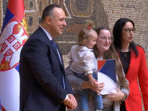 До свог дома уз помоћ државе – субвенције за мајке искористило већ око 1.500 породица