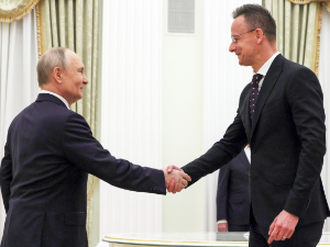 Путин пушта Мађаре из заробљеништва; да ли рат у Ирану лишава Украјину главног оружја за одбрану