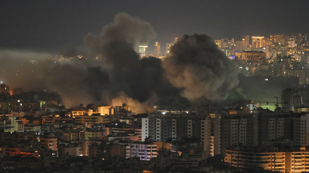 Израел бомбардује јужни део Бејрута; Трамп: Готово је када ја то будем желео