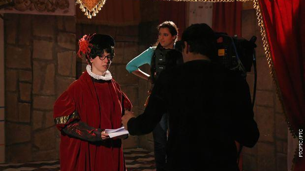 Приђи ближе: Цео свет је позорница