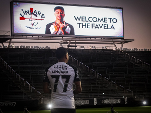 "Добродошао у фавелу" – Лингард у Коринтијансу
