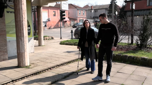 Новинарка из Крушевца бори се с мултиплом склерозом – потребна јој је наша помоћ за лечење у Русији