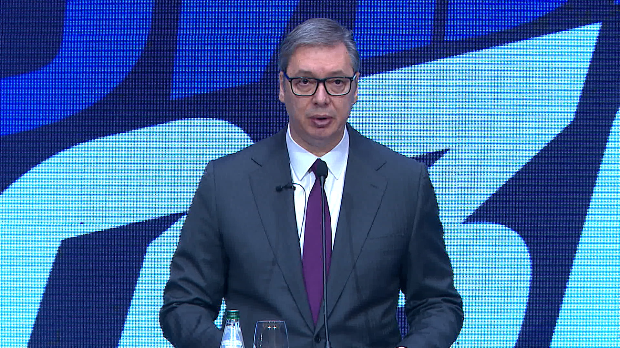 Председник Вучић представља националну стратегију 