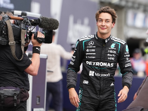 Расел освојио пол позицију у Аустралији, Ферстапен испао са стазе