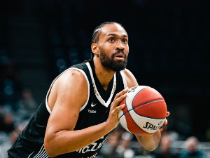 Џабари Паркер двоцифрен на дебију за Хувентуд