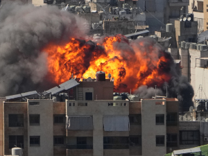 Трамп не искључује могућност заплене иранске нафте; Гроси: Складишта иранског обогаћеног уранијума углавном неоштећена