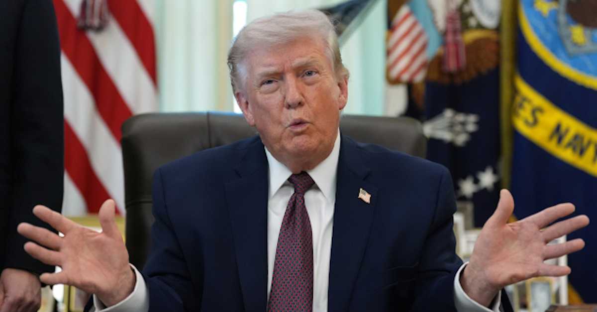 Трамп: Довршавамо посао у Ирану, уништићемо све што имају; Погођен резервоар за гориво на аеродрому у Кувајту