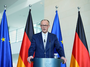 Мерц жели контакт са Ираном, критикује Израел и Трампову претњу Техерану назива 