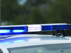 Тешка несрећа код Алексинца – аутомобил слетео с пута и ударио у стуб, погинула девојка