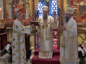 Патријарх Порфирије служио васкршњу литургију у Пећкој патријаршији