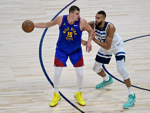 Ново поглавље растућег ривалства – наставља се Јокићев плес са 