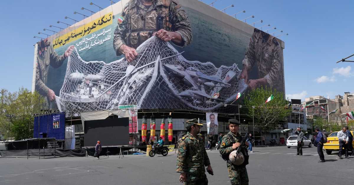 Претње потапањем бродова из Беле куће и Техерана; Венс оптужује Иран за "економски тероризам"