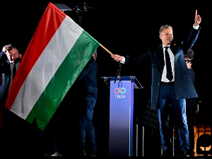 Петер Мађар прогласио победу на изборима, Орбан признао пораз - Тисa освојила двотрећинску већину у мађарском парламенту