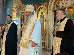 Радост Васкрса у Чикагу окупила Србе свих генерација