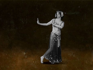 Документарне фусноте-Играчица у кавезу