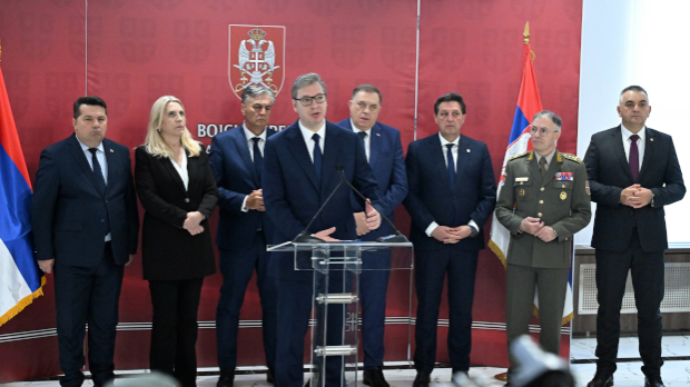 Вучић: Посветићемо се роботизацији наше армије, чекају нас нове наруџбине; Додик: Војска Србије одвраћајућа сила