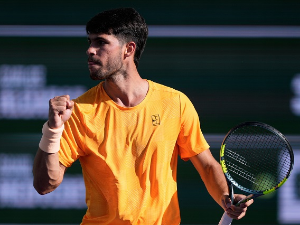 Алкараз се због повреде десног зглоба повукао са турнира у Барселони