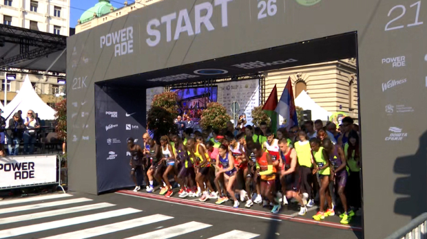 Стартовала полумаратонска трка у Београду