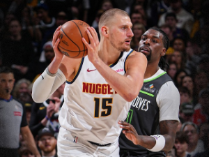 Јокићев трипл-дабл и 30 поена Марија за вођство Денвера против Минесоте у плеј-офу