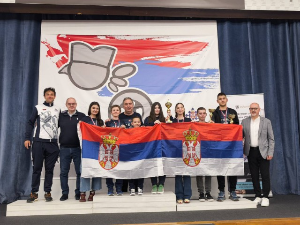 Додељени пехари најуспешнијим такмичарима на ФИДЕ Светском првенству у шаху