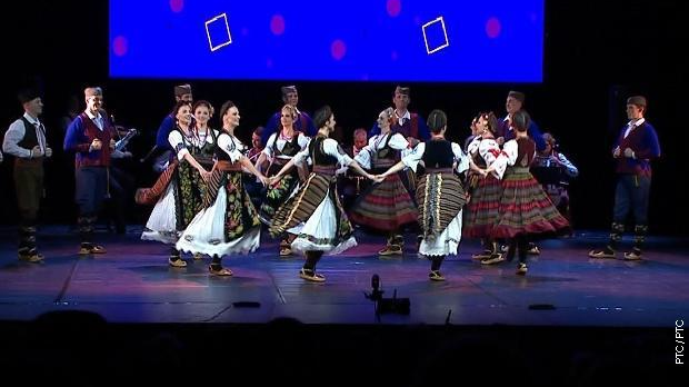 Од злата јабука: Стилске особине извођења српског кола