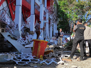 Снажан земљотрес погодио Индонезију, једна особа погинула